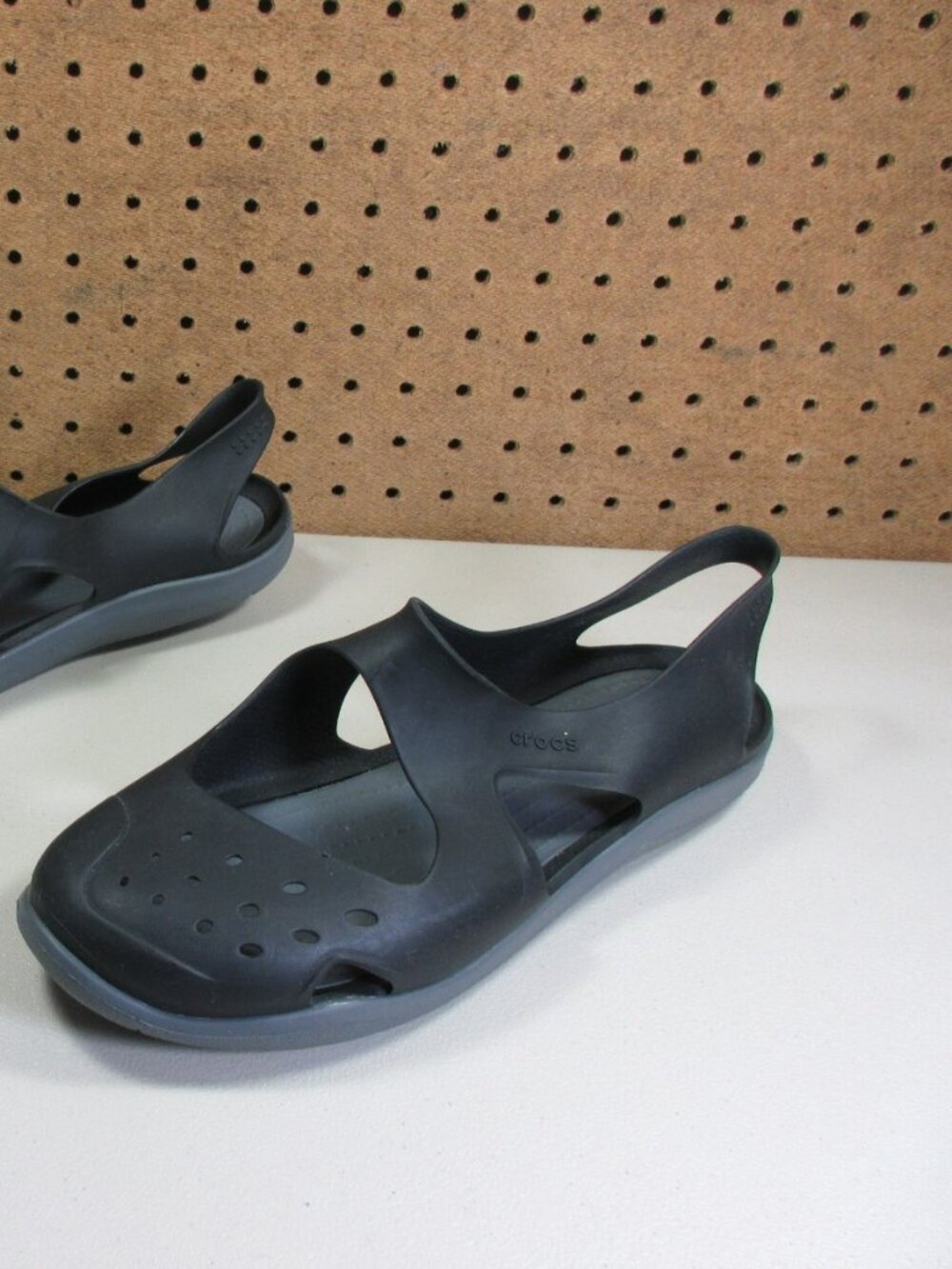 Crocs womens black an gray Swiftwater Wave water sandals 11 M